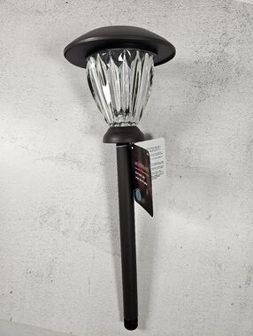 NWT Premium Moonrays 24449 Solar LED Ribbed Glass Bronze Metal Stake Light 21"
